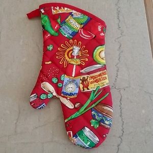 New - Oven Mitt